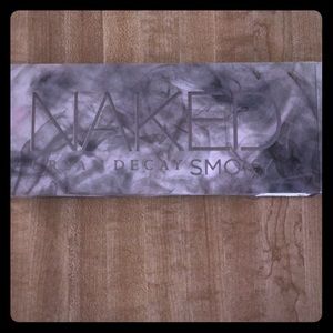 Naked Urban Decay Smoky Pallet Brand New